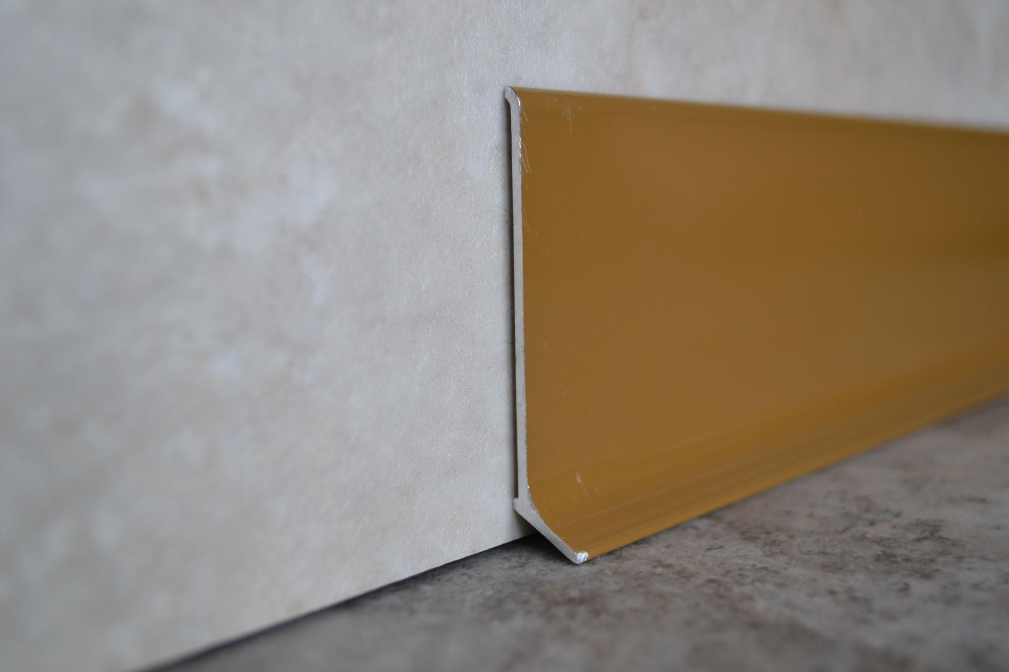 Плинтус алюминиевый L-образный золотой (2500*11*60 мм) — купить в Калининграде