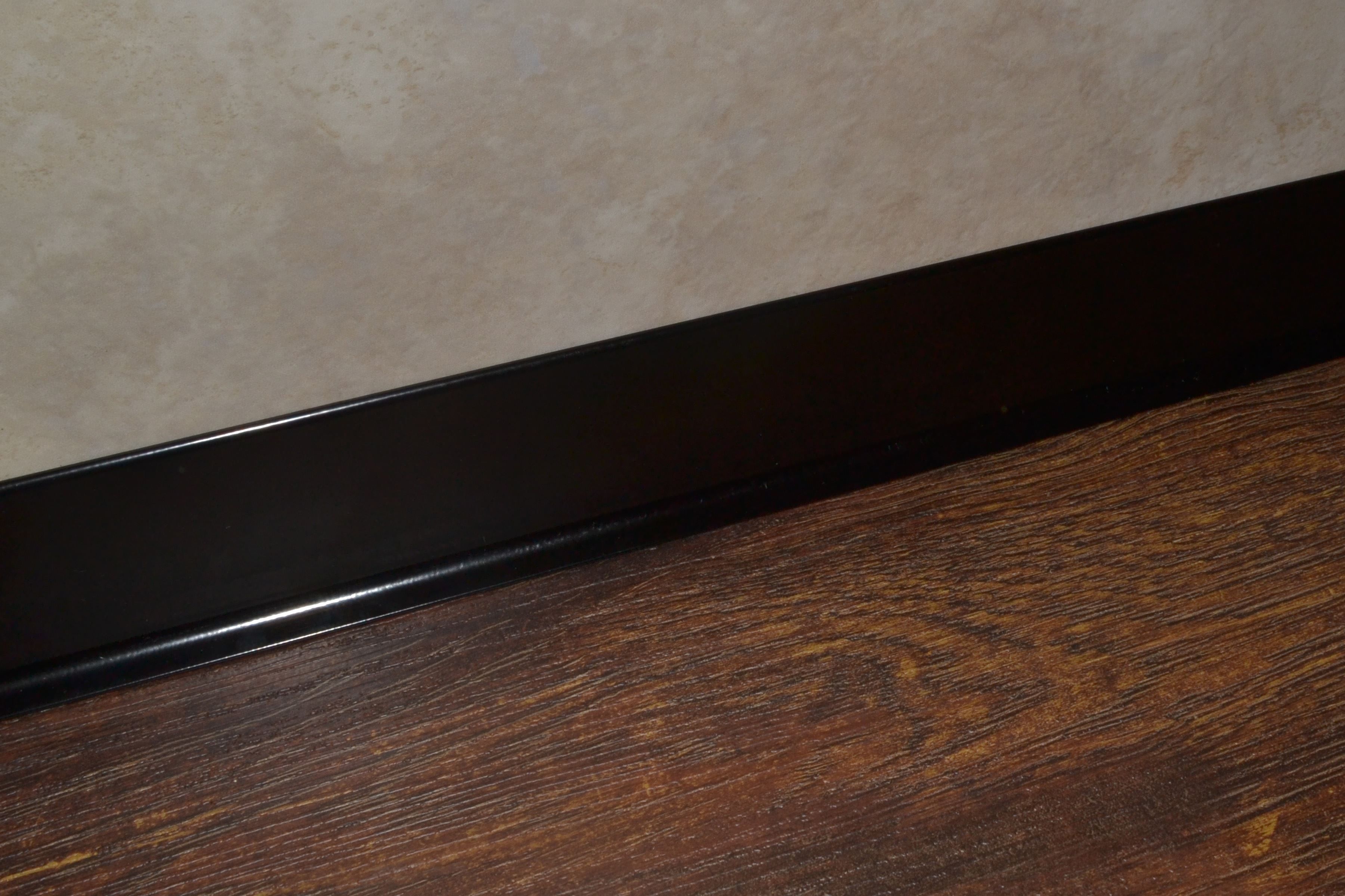 Плинтус алюминиевый L-образный черный (2500*11*60 мм) — купить в Калининграде