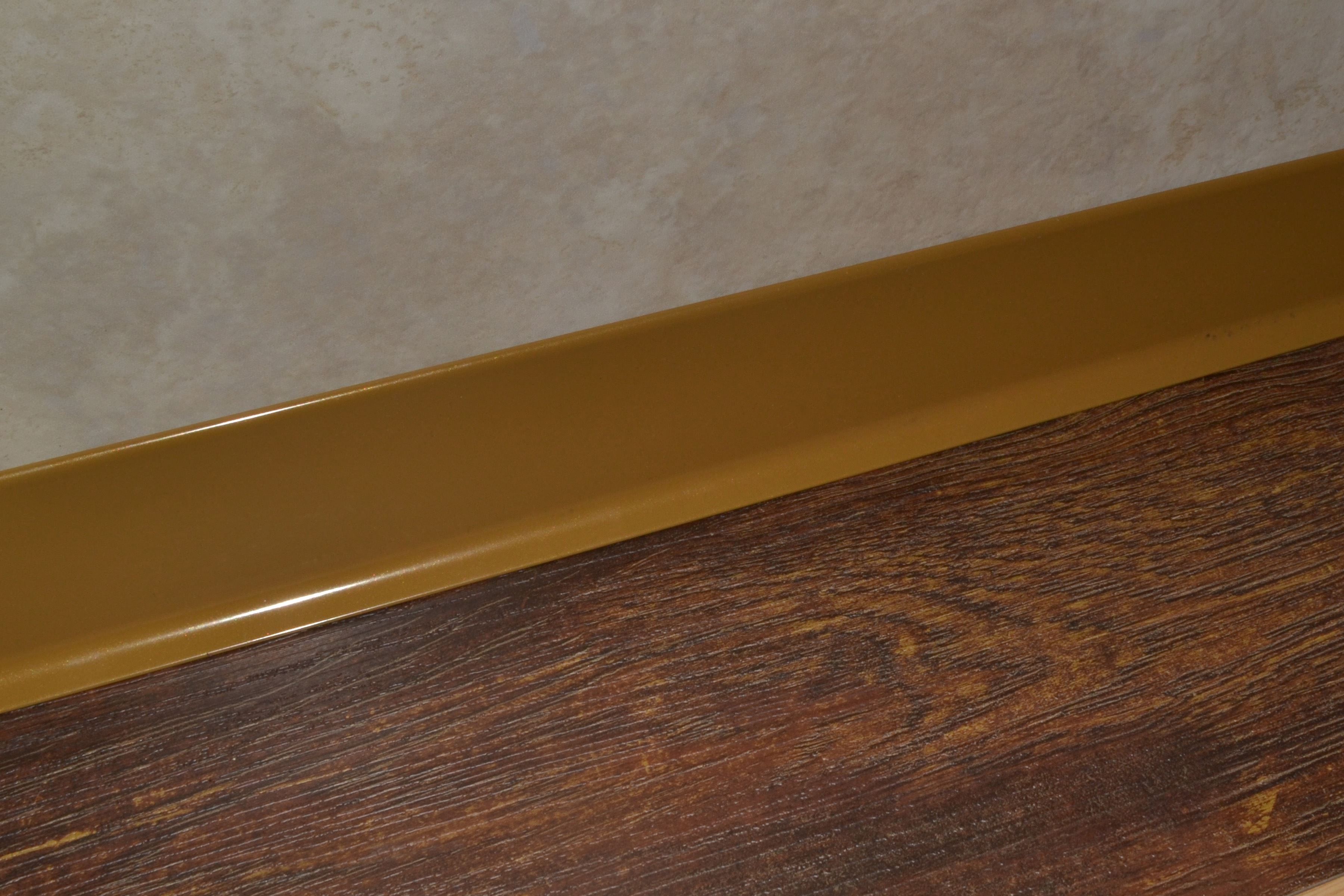 Плинтус алюминиевый L-образный золотой (2500*11*60 мм) — купить в Калининграде